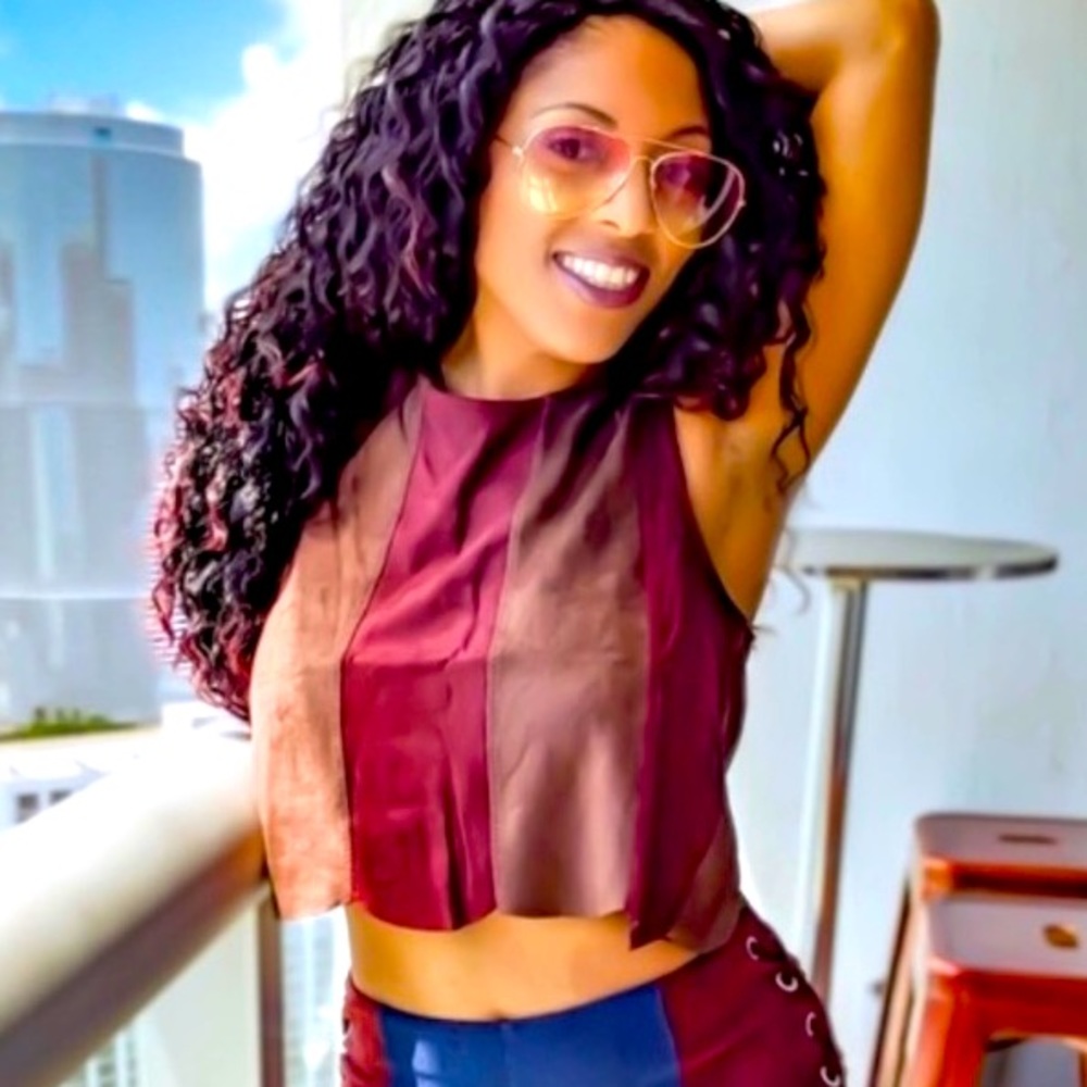 🔥HP🔥Burgundy & Brown Suede Scallop Top